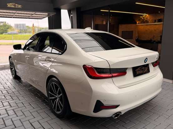 BMW-320i-2.0 16V TURBO GASOLINA M SPORT AUTOMÁTICO BMW-320i-2019