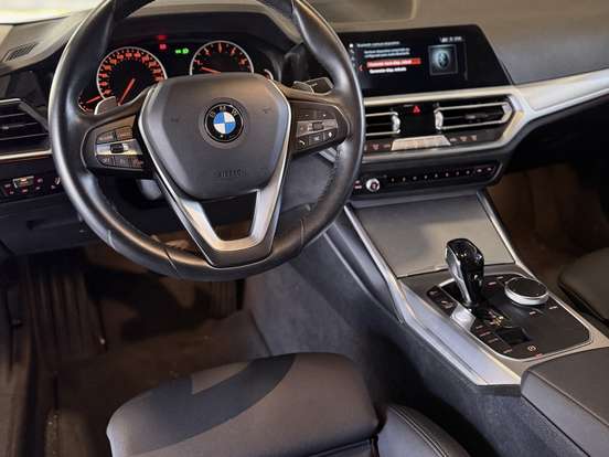 BMW-320i-2.0 16V TURBO GASOLINA SPORT AUTOMÁTICO BMW-320i-2020