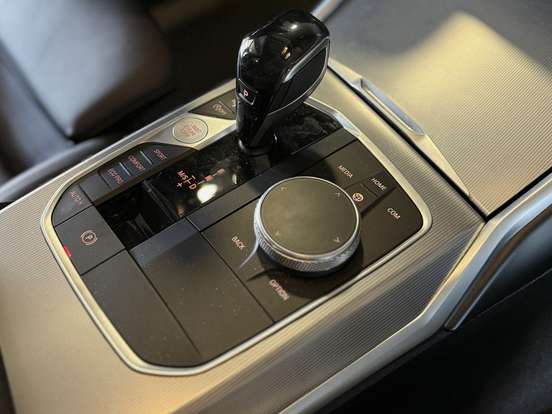 BMW-320i-2.0 16V TURBO GASOLINA SPORT AUTOMÁTICO BMW-320i-2020