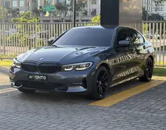 BMW 320i 2.0 16V TURBO GASOLINA SPORT AUTOMÁTICO BMW 320i 2.0 16V TURBO GASOLINA SPORT AUTOMÁTICO