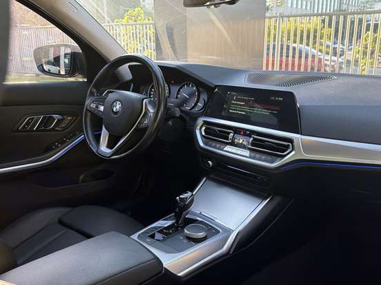 BMW-320i-2.0 16V TURBO GASOLINA SPORT AUTOMÁTICO BMW-320i-2019