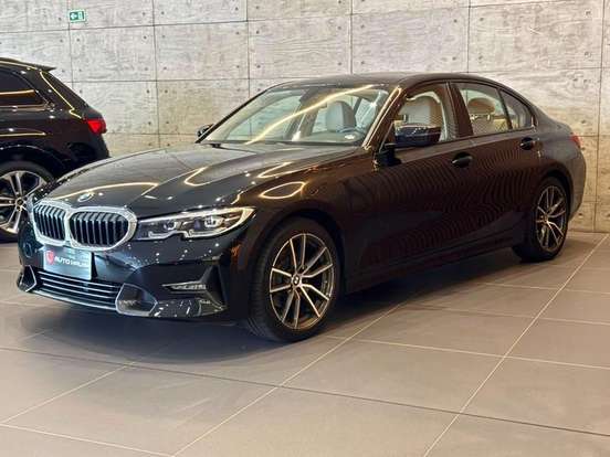 BMW-320i-2019