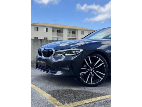 BMW-320i-2020