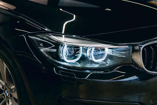 BMW-320i-2016