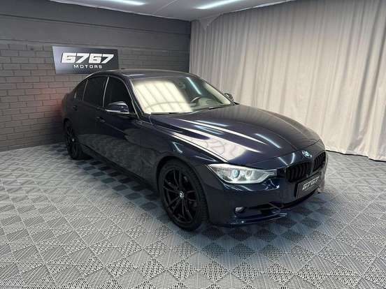 BMW-320i-2012