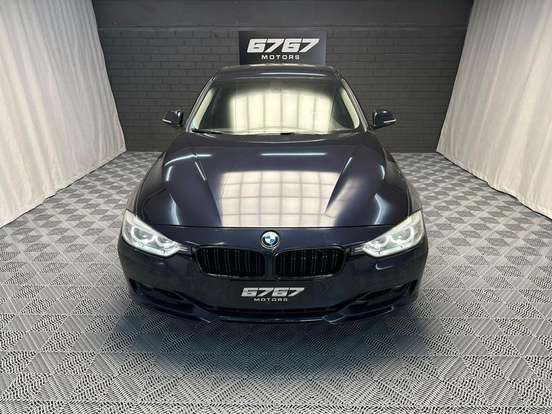BMW-320i-2012
