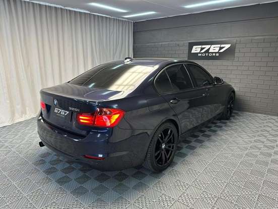 BMW-320i-2012
