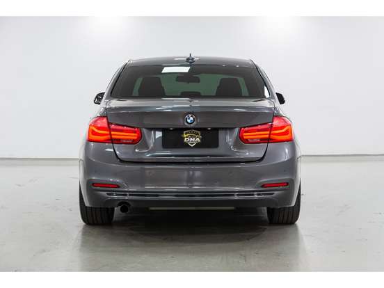 BMW-320i-2016