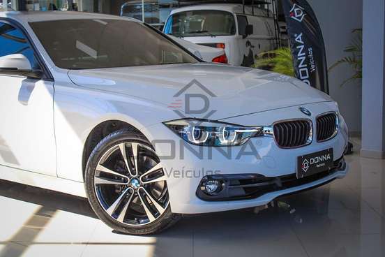 BMW-320i-2018