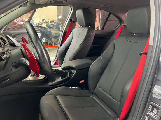 BMW-320i-2017