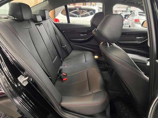 BMW-320i-2016