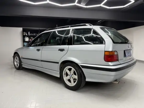 BMW-323i-2.5 TOURING 24V GASOLINA 4P MANUAL BMW-323i-1998