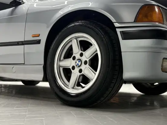 BMW-323i-2.5 TOURING 24V GASOLINA 4P MANUAL BMW-323i-1998