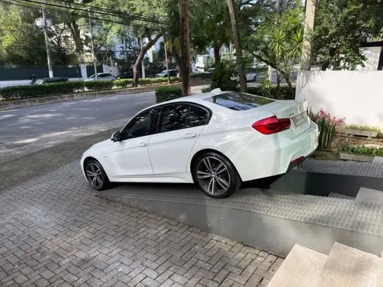 BMW-328i-2016