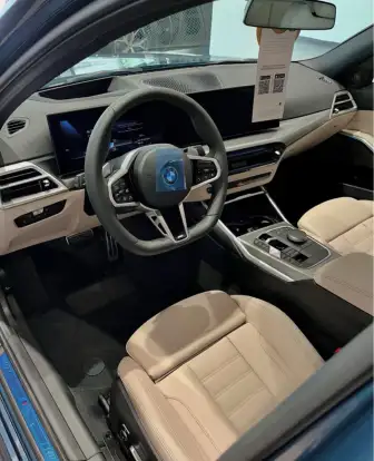BMW-330e-2025