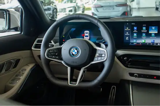 BMW-330e-2025