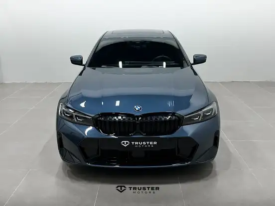 BMW-330e-2025
