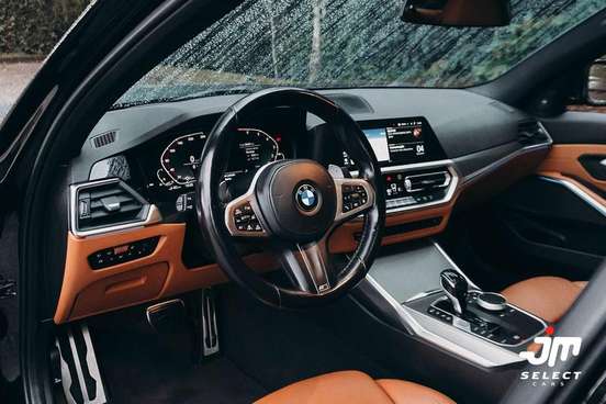 BMW-330e-2021