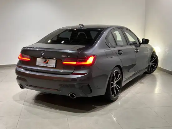 BMW-330i-2.0 16V TURBO GASOLINA M SPORT AUTOMÁTICO BMW-330i-2019