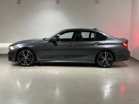 BMW-330i-2019