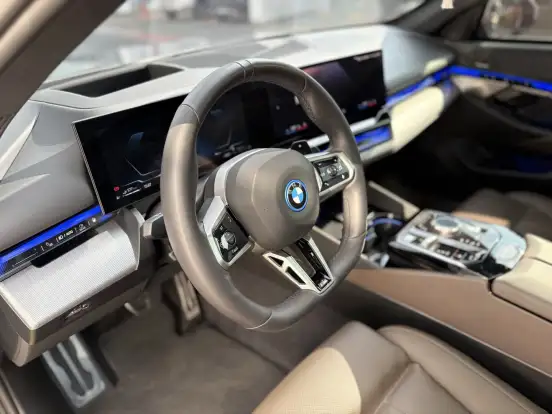 BMW-530e-2.0 TWINPOWER PHEV M SPORT AUTOMÁTICO BMW-530e-2024