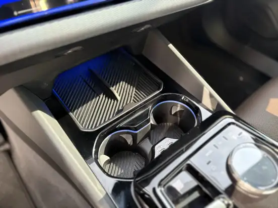 BMW-530e-2024