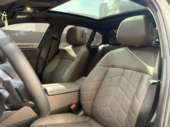BMW-530e-2024