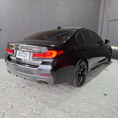 BMW-530e-2022