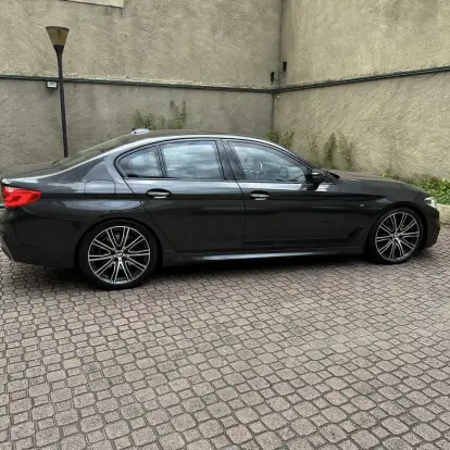 BMW-540i-2018