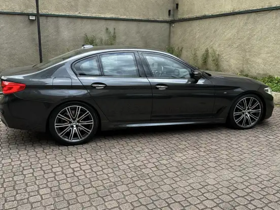 BMW-540i-3.0 24V TURBO GASOLINA M SPORT AUTOMÁTICO BMW-540i-2018