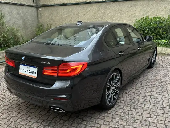 BMW-540i-3.0 24V TURBO GASOLINA M SPORT AUTOMÁTICO BMW-540i-2018