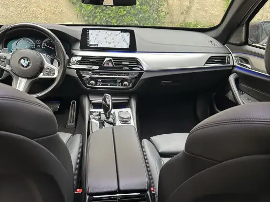 BMW-540i-3.0 24V TURBO GASOLINA M SPORT AUTOMÁTICO BMW-540i-2018