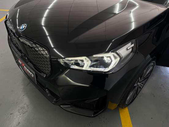 BMW-iX1-2024