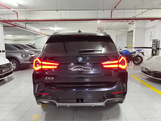 BMW-iX3-2023
