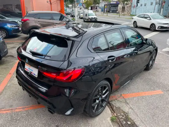 BMW-M 135i-2.0 16V TURBO GASOLINA XDRIVE DARK EDITION AUTOMÁTICO BMW-M 135i-2020
