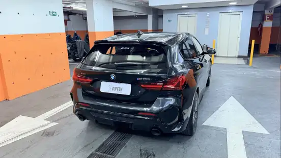 BMW-M 135i-2021