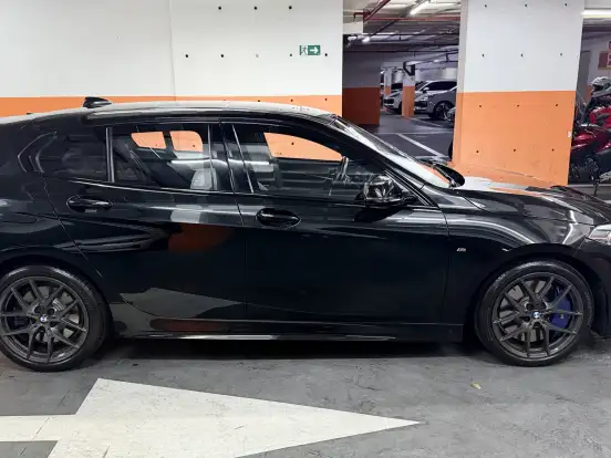 BMW-M 135i-2.0 16V TURBO GASOLINA XDRIVE DARK EDITION AUTOMÁTICO BMW-M 135i-2021
