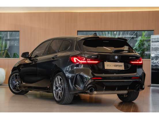 BMW-M 135i-2021