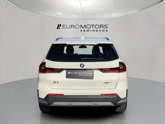 BMW-X1-2024