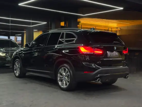 BMW-X1-2021