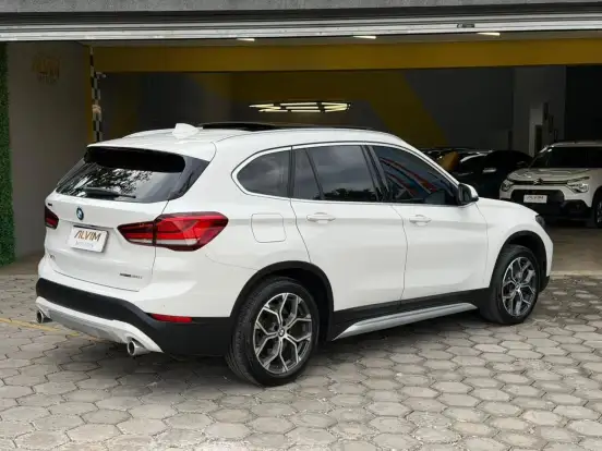 BMW-X1-2.0 16V TURBO ACTIVEFLEX SDRIVE20I X-LINE 4P AUTOMÁTICO BMW-X1-2021