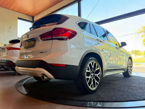 BMW-X1-2.0 16V TURBO ACTIVEFLEX SDRIVE20I X-LINE 4P AUTOMÁTICO BMW-X1-2022