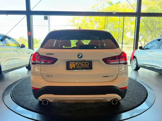BMW-X1-2.0 16V TURBO ACTIVEFLEX SDRIVE20I X-LINE 4P AUTOMÁTICO BMW-X1-2022