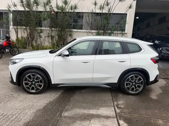 BMW-X1-2022