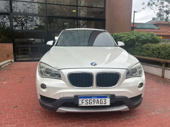 BMW-X1-2.0 18I S-DRIVE 4X2 16V GASOLINA 4P AUTOMÁTICO BMW-X1-2013
