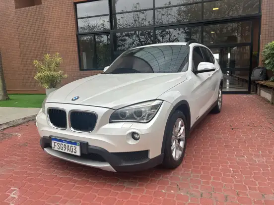 BMW-X1-2.0 18I S-DRIVE 4X2 16V GASOLINA 4P AUTOMÁTICO BMW-X1-2013