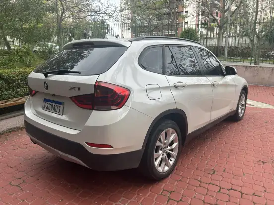 BMW-X1-2.0 18I S-DRIVE 4X2 16V GASOLINA 4P AUTOMÁTICO BMW-X1-2013