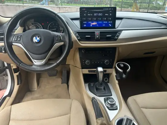 BMW-X1-2.0 18I S-DRIVE 4X2 16V GASOLINA 4P AUTOMÁTICO BMW-X1-2013
