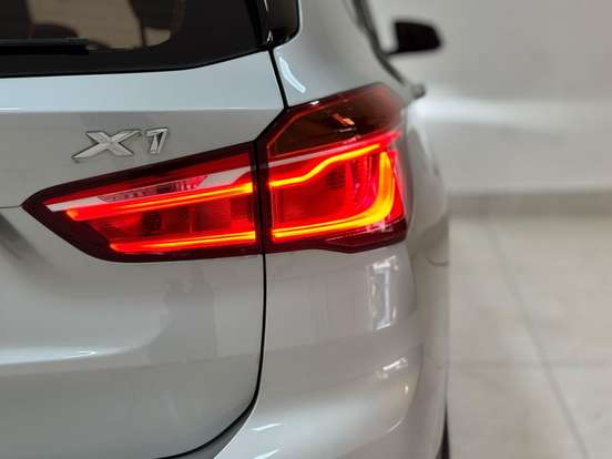 BMW-X1-2.0 16V TURBO ACTIVEFLEX SDRIVE20I 4P AUTOMÁTICO BMW-X1-2017