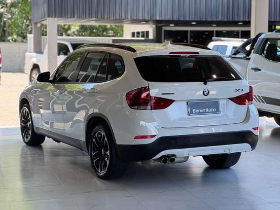 BMW-X1-2.0 16V TURBO ACTIVEFLEX SDRIVE20I 4P AUTOMÁTICO BMW-X1-2015